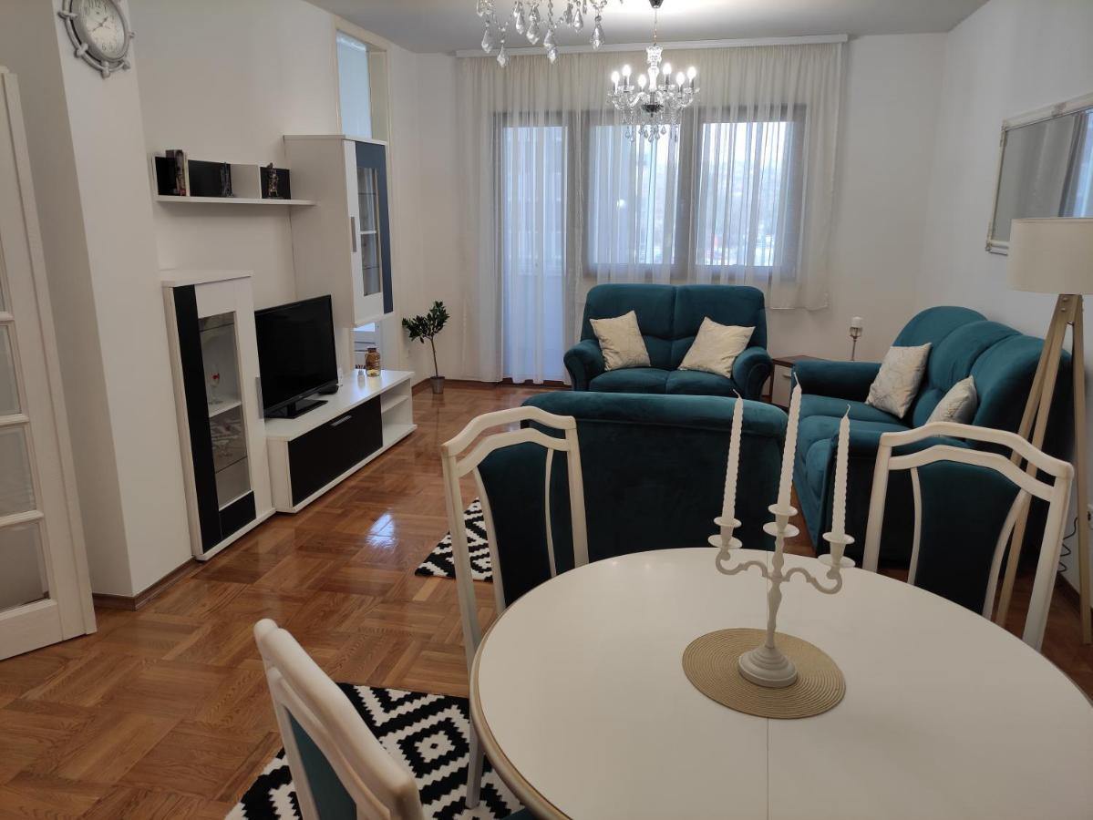 Apartment Dajak Centar Banja Luka Exteriör bild